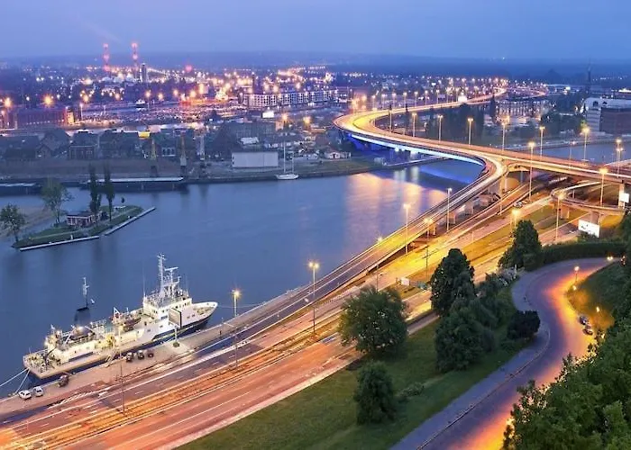 別荘 In Near Puszcza Bukowa